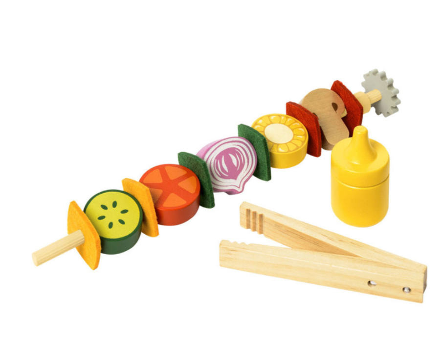 Barbecue en bois et ses accessoires